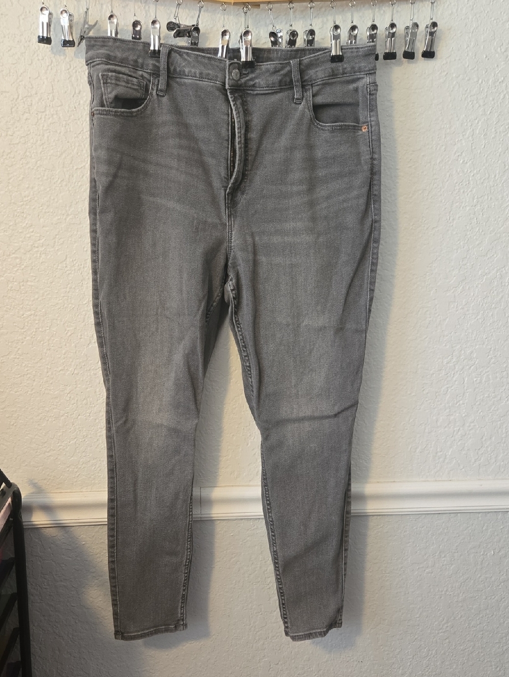 Old Navy Women's Gray Skinny Jeans